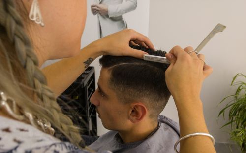hairdresser hair cut razor