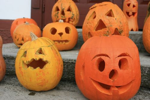 halloween pumpkin carvings