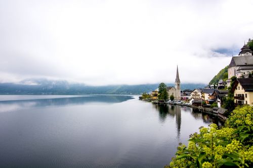hallstatt lake view early in the morning
