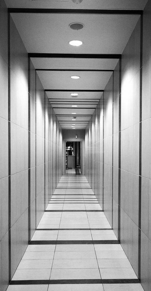 hallway perspective tunnel