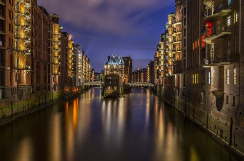 hamburg speicherstadt lighting