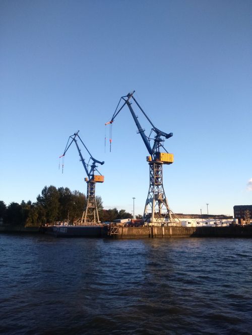 hamburg port cranes