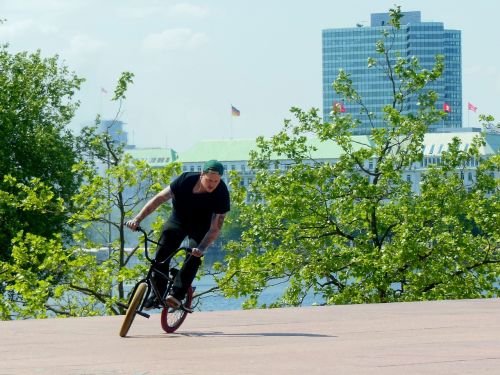 hamburg wheel acrobatics