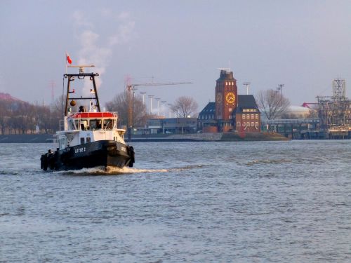 hamburg port pilot