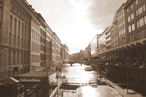 hamburg speicherstadt architecture