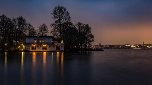 hamburg  alster  evening