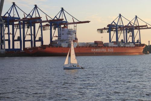 hamburg sailing boat port