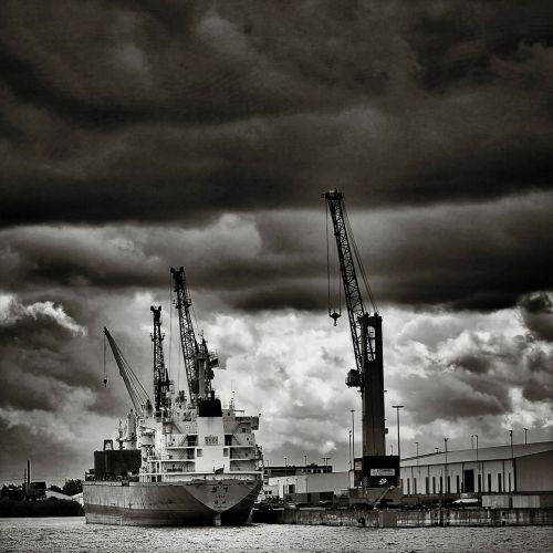 hamburg port container