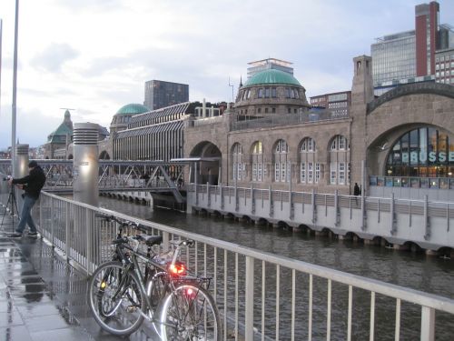 hamburg landungsbrücken port