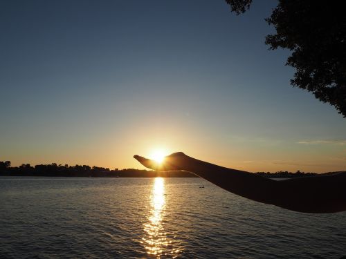 hand sunset holding