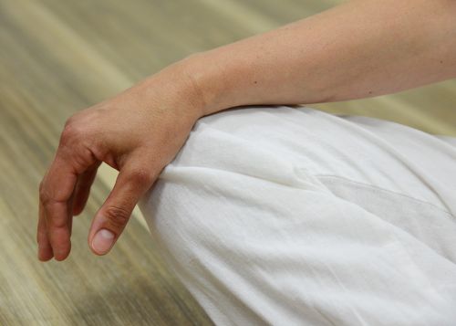 hand meditate relaxation