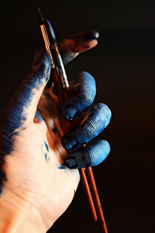 hand blue artist