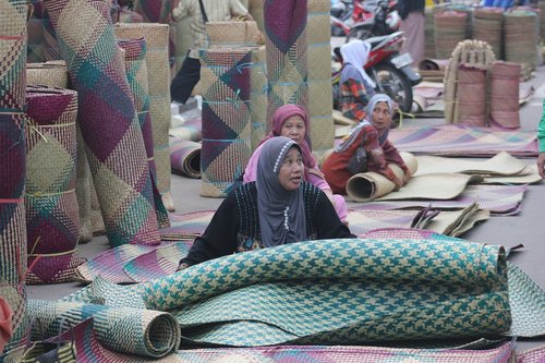 handicraft  market  amuntai