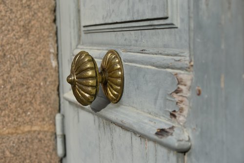 handle  door  metal
