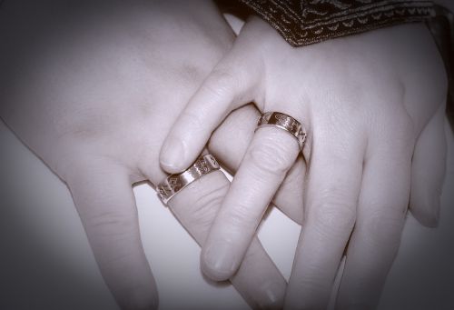 hands rings background image