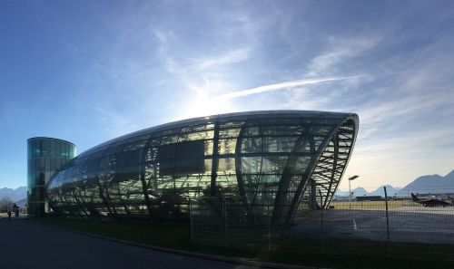 hangar salzburg airport