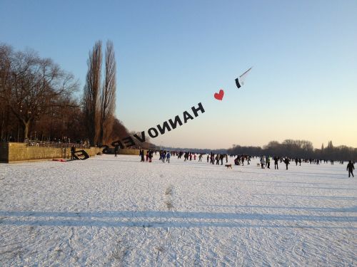 hanover lake maschsee frozen