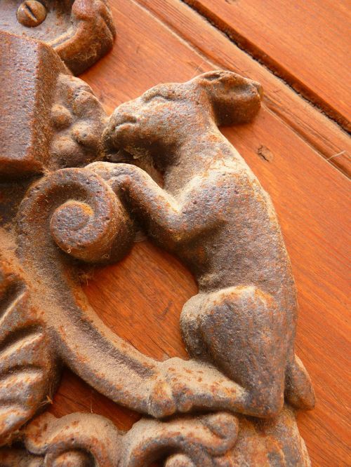 hare door door hardware