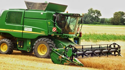 harvester machine harvest