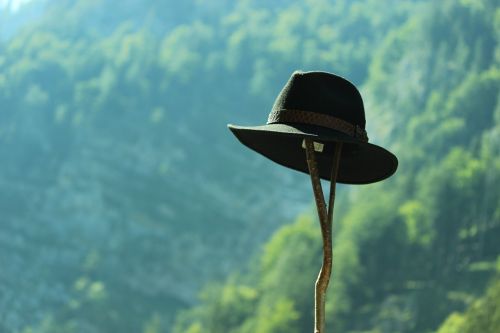 hat insert mountains