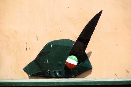 hat italy flag