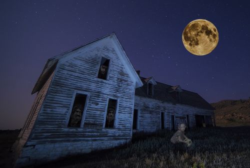 haunted house moon stars