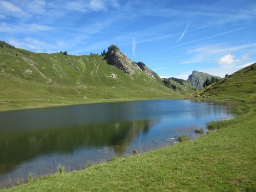 haute-savoie mountain lake