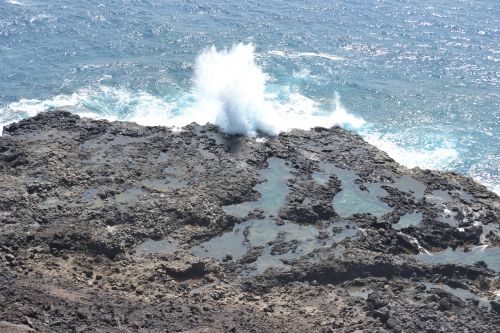hawaii ocean rocks
