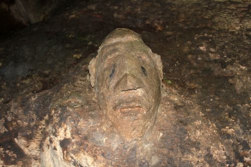 head cave thailand