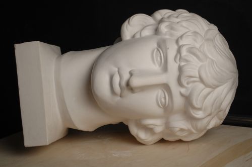 head thinking statue