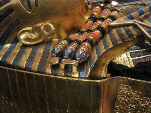 Head Piece On Tutankhamun&#039;s Mummy