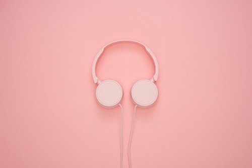 headphones  pink  pastel colors