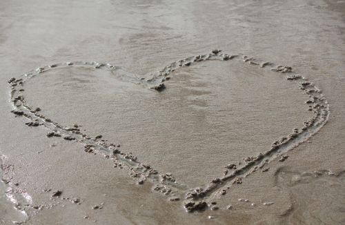 heart sand drawing love