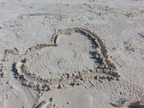 heart love sand