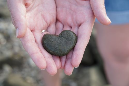 heart stone hands