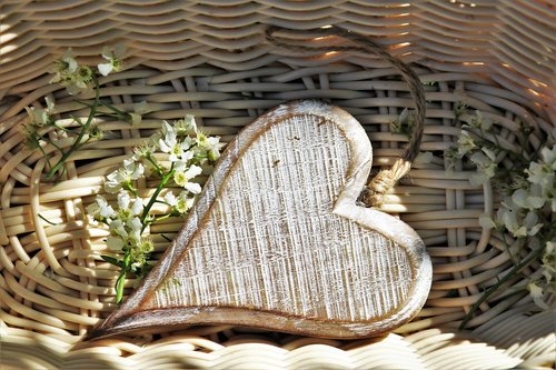 heart  wooden  flowers