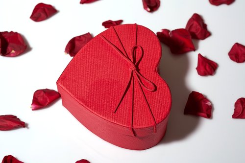 heart  box  red