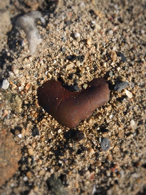heart  stone  sand