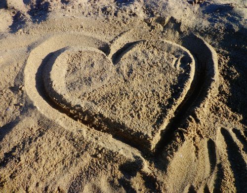 heart love sand