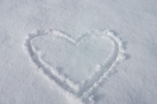 heart love snow