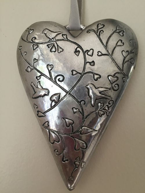 heart ornament dec