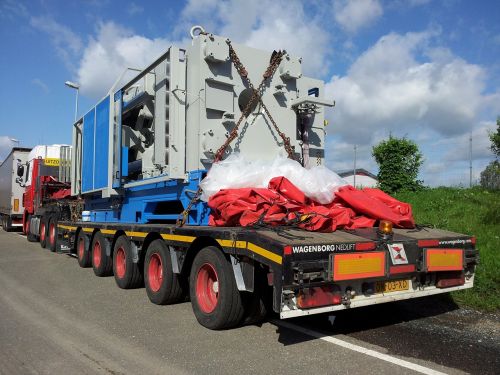 heavy transport derrick trucks