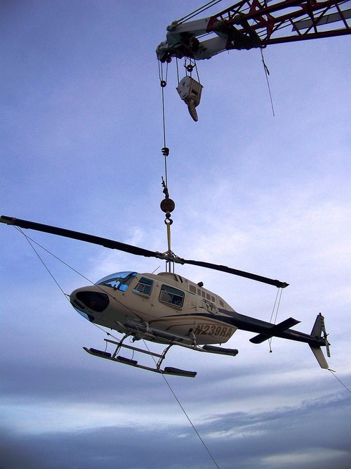 helicopter  crane  lift