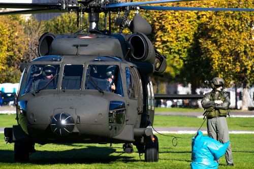 helicopter black hawk federal army