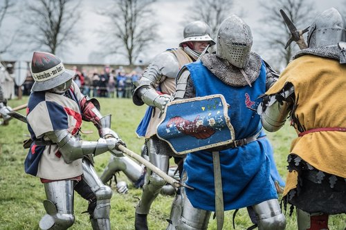 helm  armor  fight