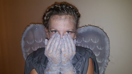 heluvin costume crying angel