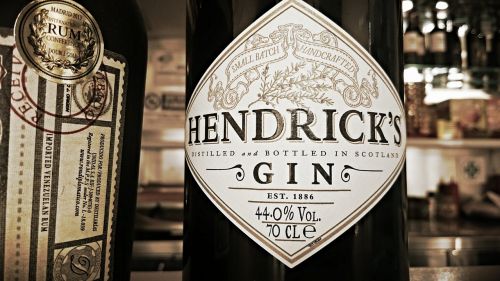 hendrick's gin label