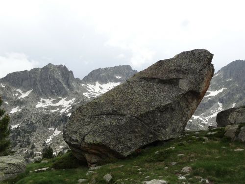 high mountain pyrenees aigüestortes