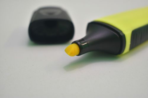 highlighter yellow marker