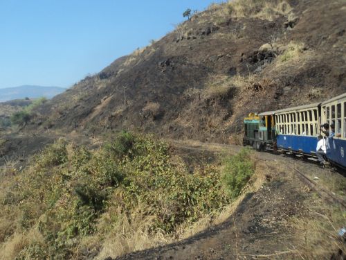 hill station train travel